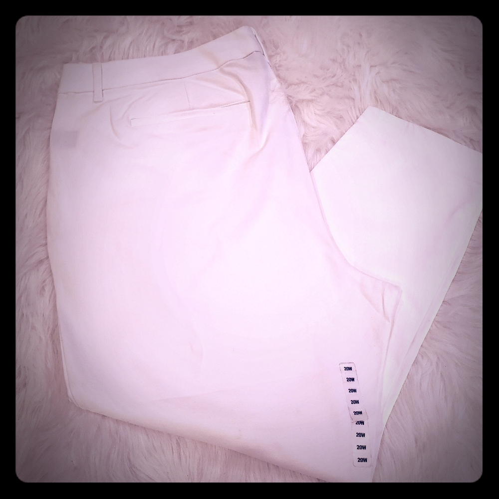 NWOT 20W White Wide Leg Trousers
